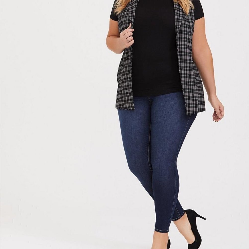 Torrid Jegging Super Stretch Dark Wash 22